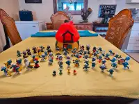 Maison bully de schtroumpfs et 65 figurines vintage