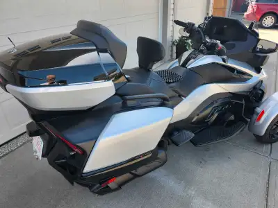 A beautiful day for a ride out to Camrose and Wetaskiwin on our Spyder RT Limited Edition in Hyper S...