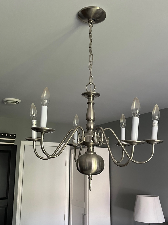 Lustre chandelier à 6 lunières dans Éclairage intérieur et plafonniers  à Longueuil/Rive Sud