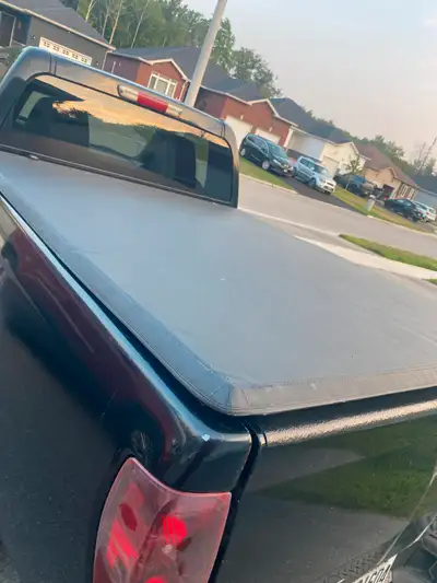 This cover is in good codition with no rips or damage ! I just pulled it off a Chevy Colorado that i...