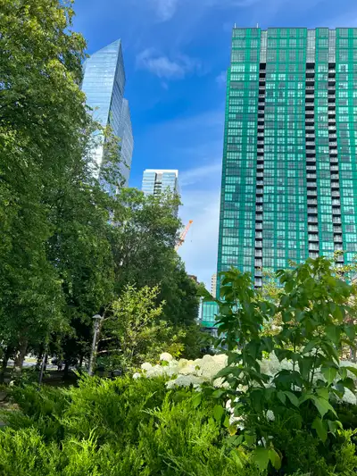 I am offering the second fully furnished bedroom with a private bathroom in a new 2bed-2bath Condo f...