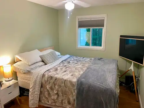 Fully furnished private room with shared bath in Prime Kitchener location! Ideal for busy profession...