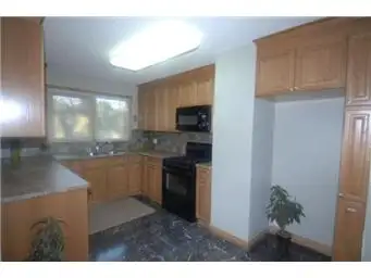 Lovely 3 bdrm, main floor suite in quiet Haultain area63235269298305123