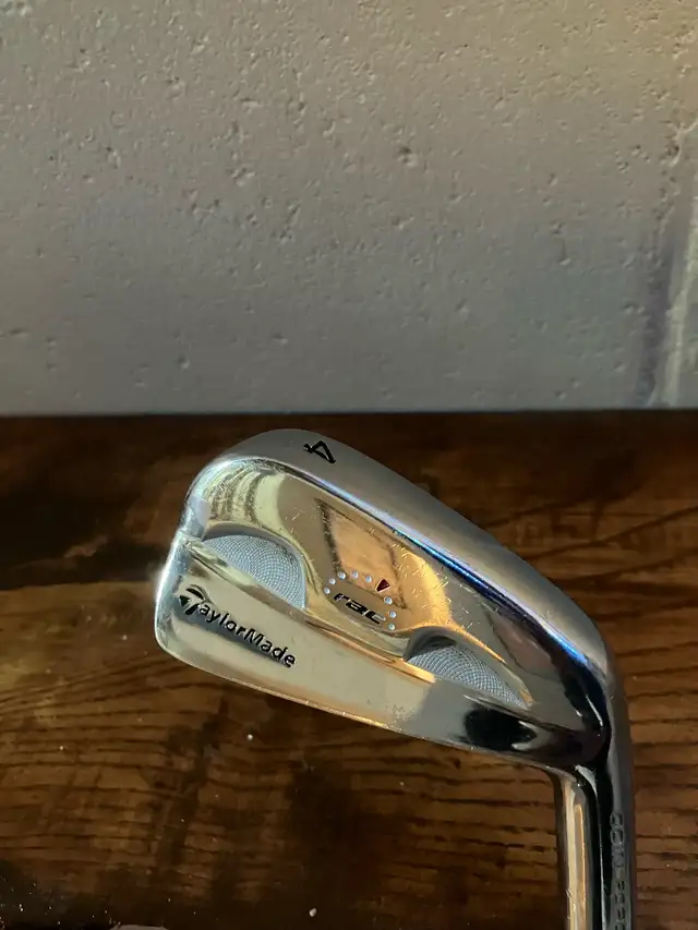 TaylorMade RH RAC 4 Iron Wedge Club in Golf in Ottawa - Image 2