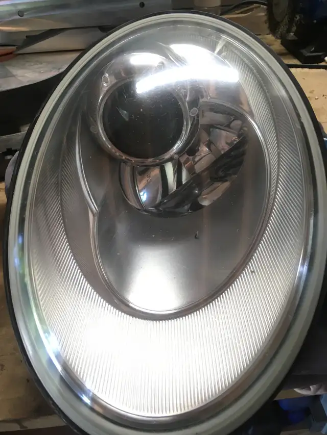 VW Beetle Headlight in Auto Body Parts in Annapolis Valley - Image 2