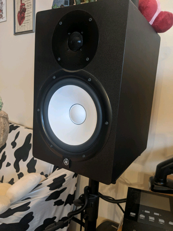 Yamaha HS8 Studio Monitor Pair (with adjustable speaker stands