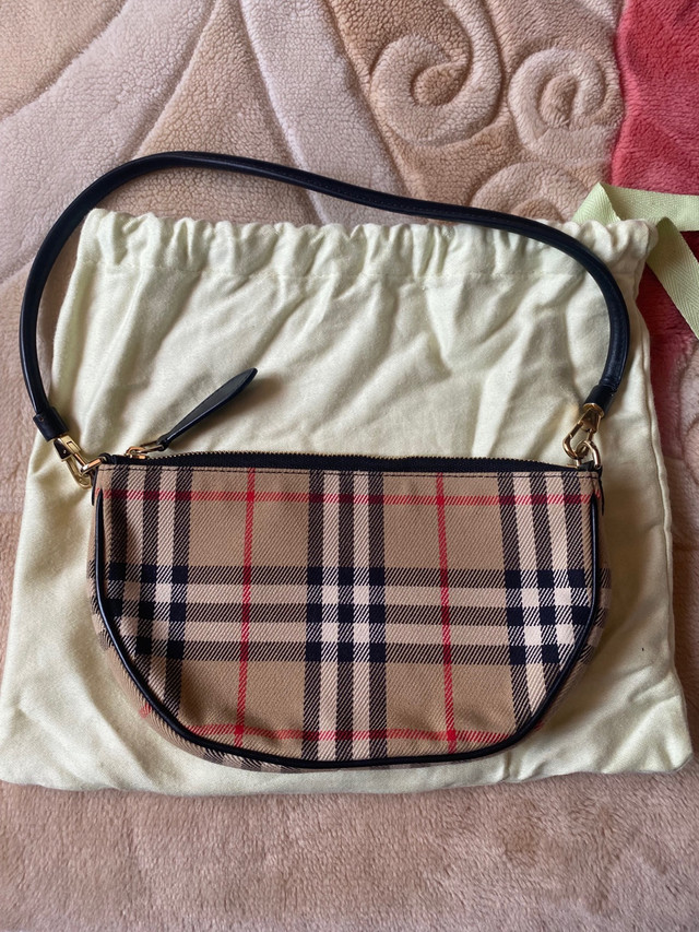 100% Authentic Burberry Vintage Check Olympia Pouch (Tag $860)