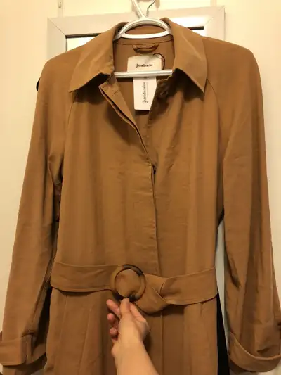 Small size Single buttons and belts 2 side pockets New