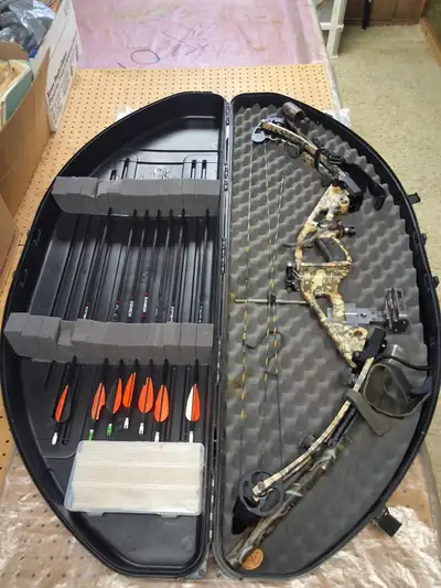 Hoyt ZR 200 compound crossbow, View more