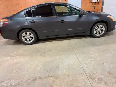 Selling a 2011 Nissan Altima 2.5 S. Purchased used from Oakwood Nissan in 2016. Well maintained, rel...