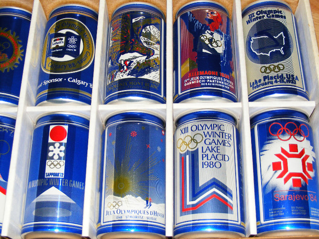 Vintage Labatt's Blue Winter Olympic Beer Can Set  - 1988 dans Art et objets de collection  à Saint-Jean - Image 4