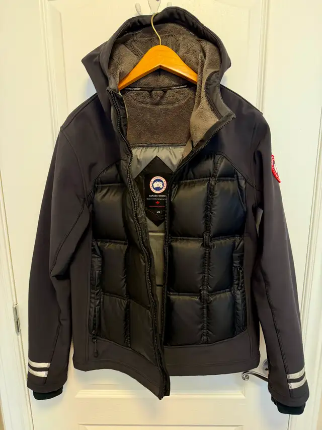 Canada Goose Hybridge Hoody  – Noir – État neuf – Medium - Large in Men's in Laval / North Shore - Image 3