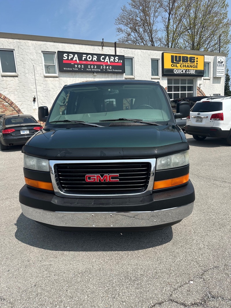 2006 GMC Awd! wheelchair accessible passenger van Cars & Trucks