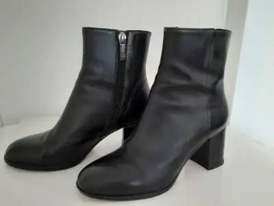 Women's boots, View more