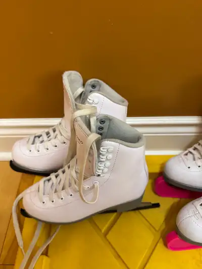 Riedell Figure Skates - Size 3 and 4, View more
