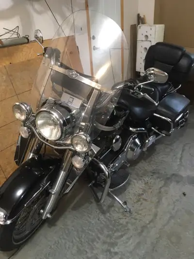 2003 Harley Road King ( 100th. Anniversary ) 34,000 Kilometres, Excellent condition. Screaming Eagle...