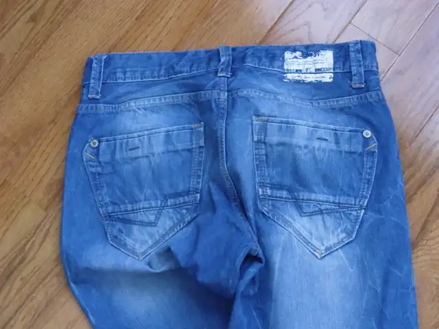 Gap, Esprit, Hollister, Aeropostale Old navy  chinos pants in Men's in Markham / York Region - Image 6