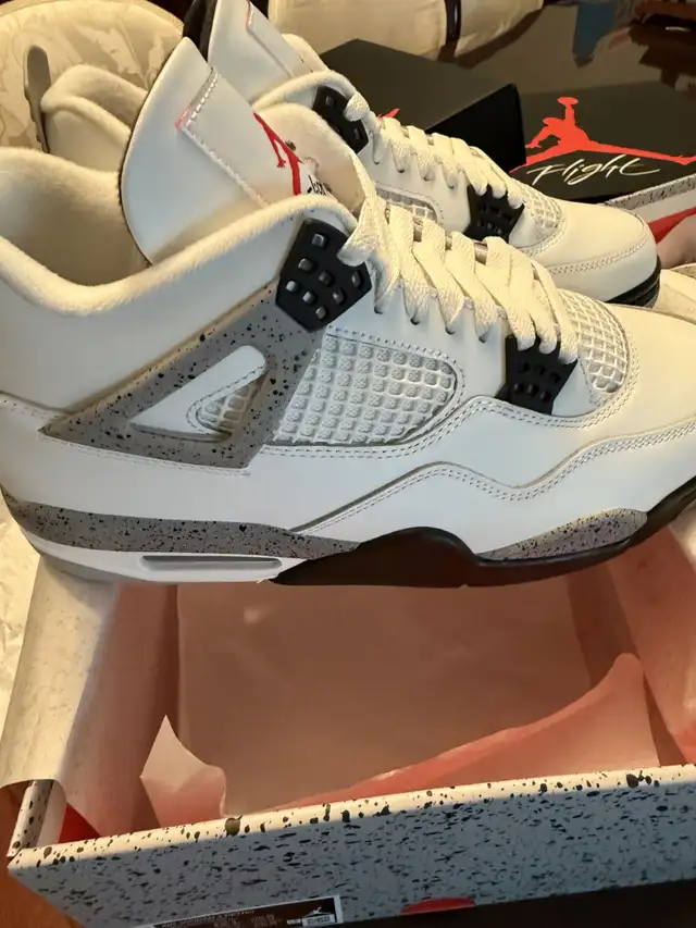 Jordan 4 Retro White Cement 2025 - Size 10, 9.5 in Men's Shoes in City of Toronto - Image 5