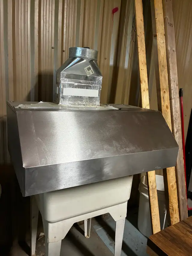 Frigidaire Professional 30-inch Under-Cabinet Range Hood in Stoves, Ovens & Ranges in Longueuil / South Shore - Image 3