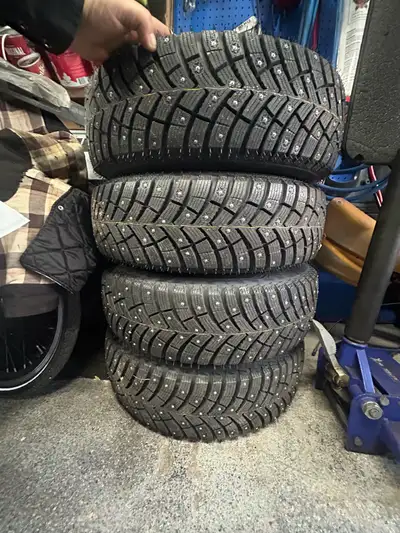 A qui la chance?? 185/70-14, Studded, Winter snowflake and extra load, Nexen Winguard, WinSpike3. If...