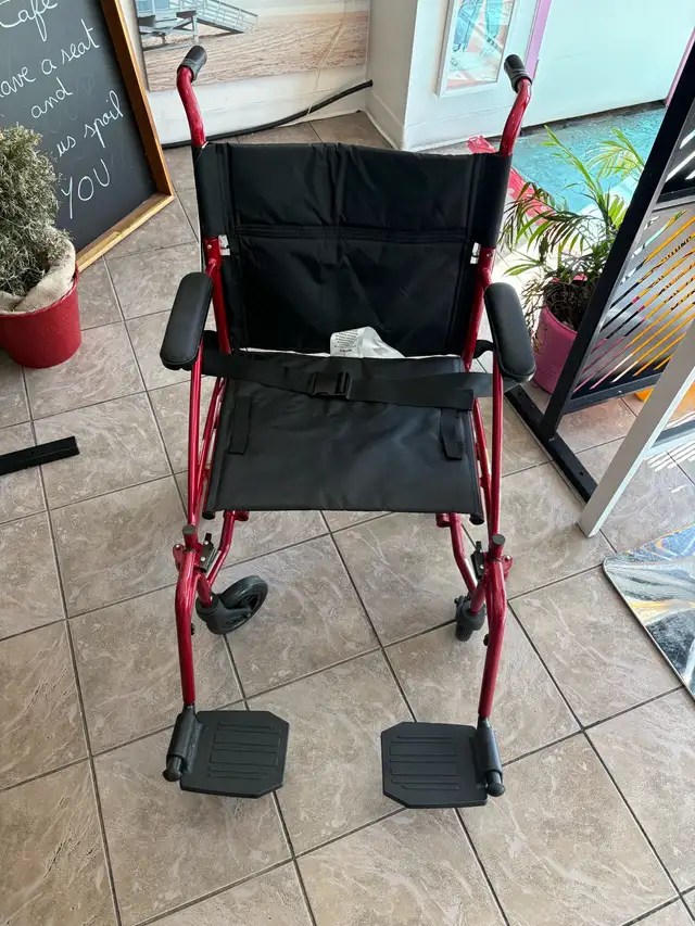 drive push chair in Chairs & Recliners in City of Halifax - Image 2