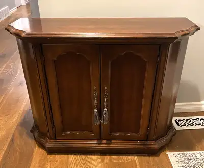 2 door front entrance cabinet 36x13 h29, View more