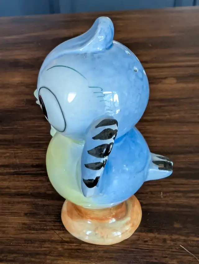 BEAUTIFUL LEFTON 1950 BLUE BIRD SALT SHAKER AND PURPLE BIRD.63838168661251121