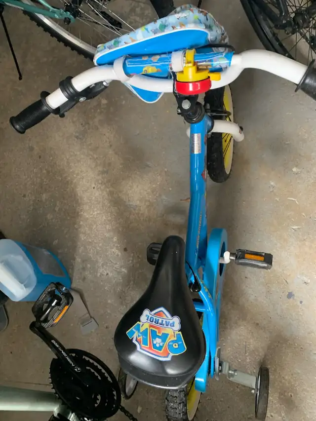 12” kids bike with training wheels  in Kids in London - Image 4