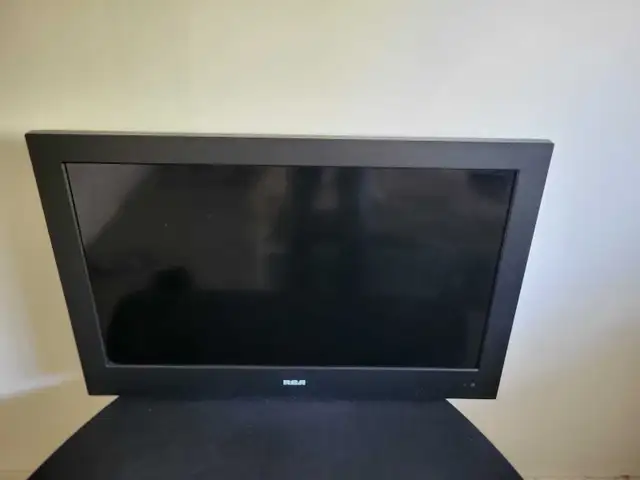 RCA 32" TV64877473891970120