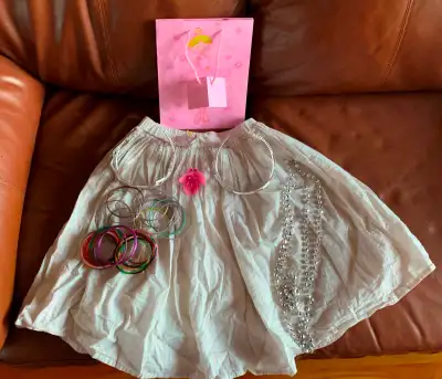 Accessoires princesse: jupe 6X, couronnes, bracelets + sac-cadea, View more