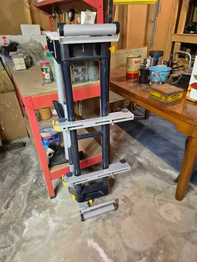 Mastercraft Maxium 12 " blade Works great Also brand new saw table,never use it Goes together Asking...