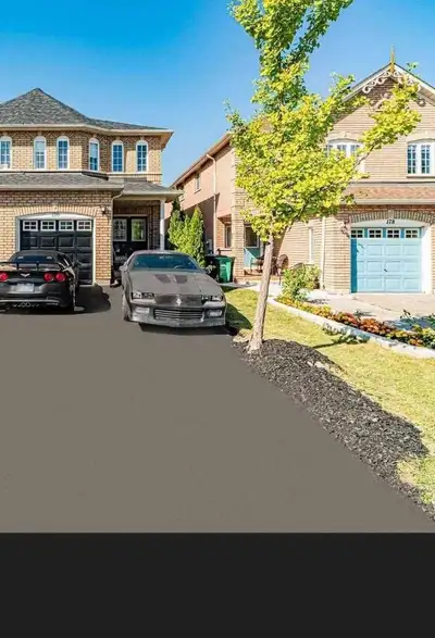 House for rent with basement 4 bedrooms 2 1/2 washroom 5 car parking. Major intersection William and...