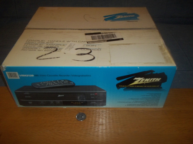 Vintage -Zenith VHS Video Recorder-Magnétoscope dans Appareils électroniques  à Ville de Montréal