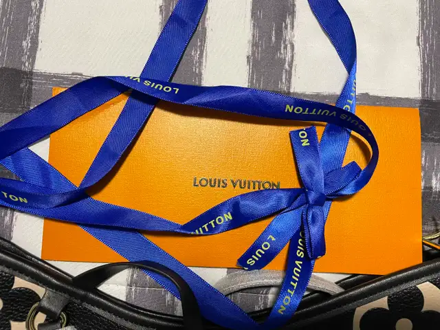 Louis Vuitton Replica Purse Bundle in Women's - Bags & Wallets in City of Toronto - Image 7