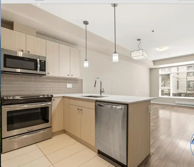 We are offering a bright and unfurnished 2 bedroom / 2 bathroom corner unit featuring 840 sqft of co...