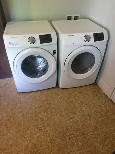 Grande laveuse et sécheuse Samsung, View more