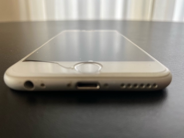 Apple iPhone 6 Unlocked in Cell Phones in Downtown-West End - Image 3