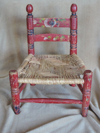 Antique chaise pour enfant, paille et bois