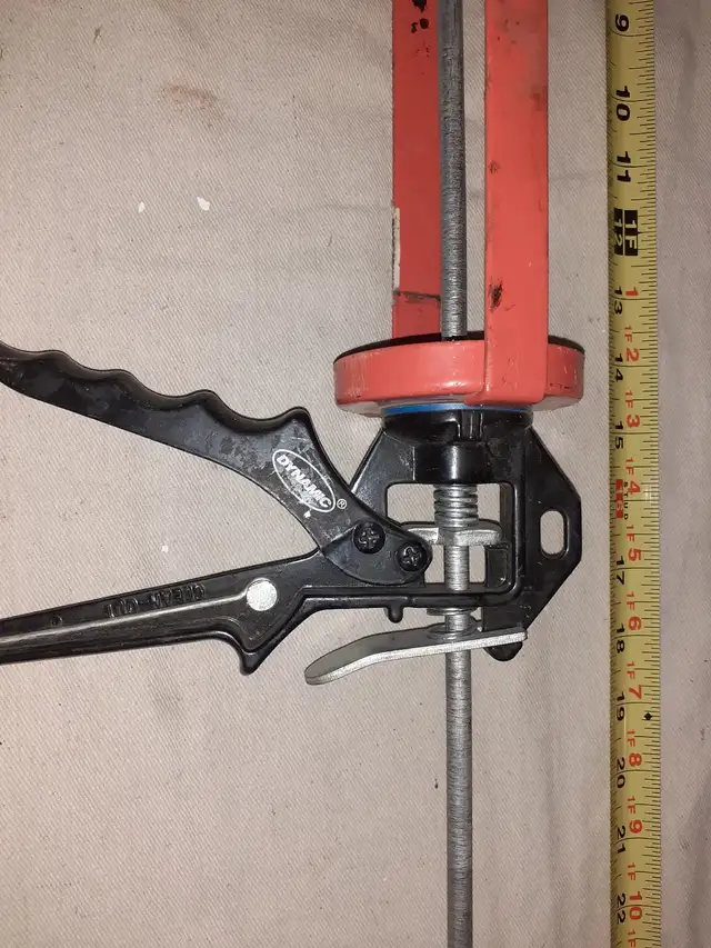 Caulking Gun 1 Quart Size - The Large Tubes in Other in City of Toronto - Image 3