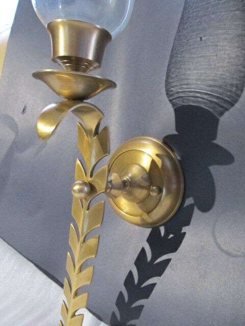 Beautiful Bombay brass wall sconce 22" high. in Arts & Collectibles in Oakville / Halton Region - Image 4