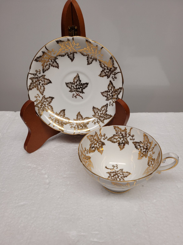 VTG Footed Stanley Gold Maple Leaves Cup & Saucer in Arts & Collectibles in Dartmouth - Image 2
