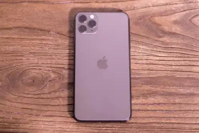 Apple iPhone 11 Pro Max 256GB Space Gray Unlocked A2161 Mint 82%, View more