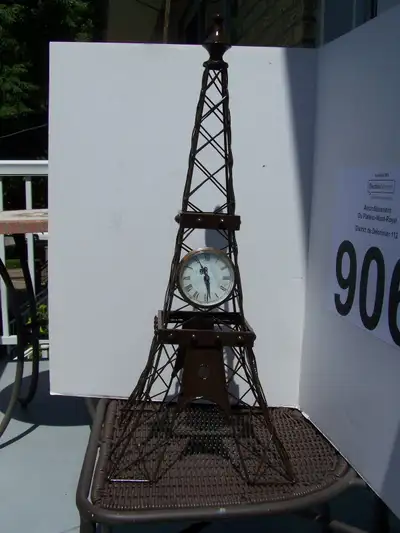 HORLOGE TOUR EIFFEL 25" X 10" RÉNOVÉ À NEUF-EIFFEL TOWER CLOCK, View more