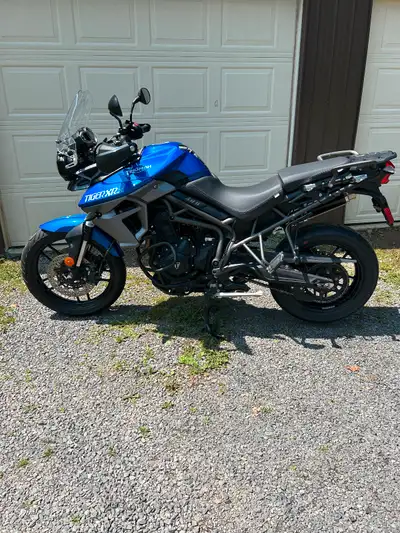 2015 Triumph Tiger800xrx. Only 13000km in excellent condition. This bike has a very comfortable ridi...