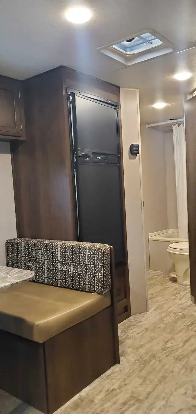Roulotte KZ 2018 Spree Escape E231BH in RVs & Motorhomes in Québec City - Image 10