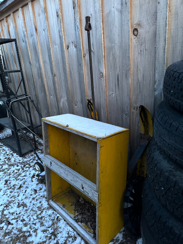 Snowmobile trailer / ice fishing sled in Snowmobiles Parts, Trailers & Accessories in Ottawa - Image 2