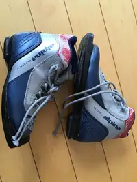 Kids XCountry Ski Boots Size 32