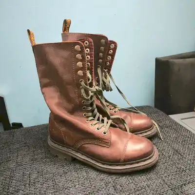 Doc Martens 14 Hole Brown Soft Leather Lace Boots Size 5 Womens US Style similar to 1914 or IB99 9/1...