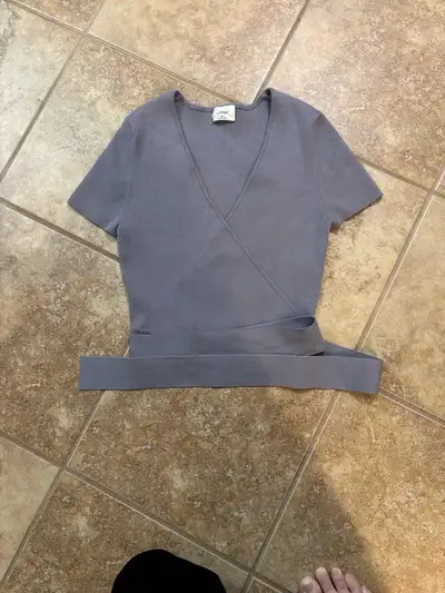 Aritzia wildfire all tired up top medium, View more