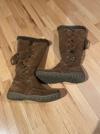Women’s size 37 ( 7 ) winter lined suede leather boots 